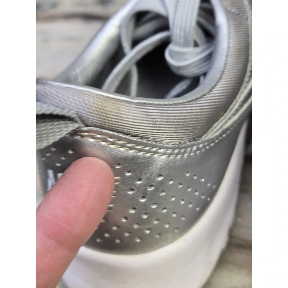 Nike Air Max Thea Silver Metalic Sneaker Shoe  819640-001 70s‎ retro futuristic